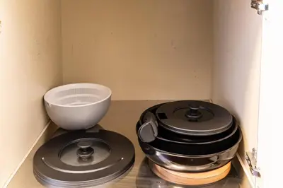 a kitchen with a blender and a bowl on a counter at Villa mitamura 303 VM33 in Tokyo