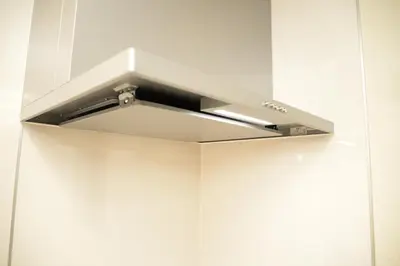 a kitchen extractor hood in a white kitchen at NYHotel 2 \u65b0\u5bbf2\u968e\u5efa\u30663\u5ba41\u30d0\u30b9\u30eb\u30fc\u30e01\u30b7\u30e3\u30ef\u30fc2\u30c8\u30a4\u30ec in Tokyo