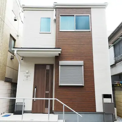 NYHotel 3 新宿2階建て3室1バスルーム1シャワー2トイレ