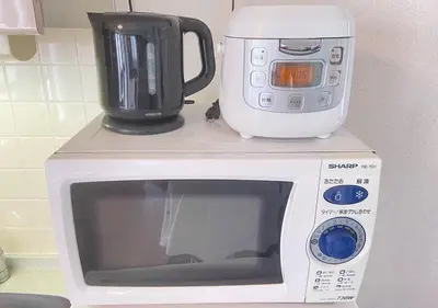 a microwave with a blender on top of it at \u30ec\u30ac\u30ea\u30a2\u30d2\u30eb\u30ba402 in Tokyo