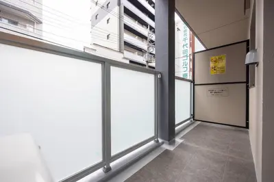 a row of windows in an office building at The Parkcross\u4e21\u56fd\u7dd1 in Tokyo