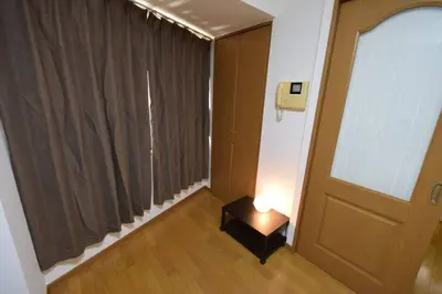 an empty room with a door and a window at \u6587\u4eac\u533a\u8c4a\u5cf6\u533a\u5357\u5927\u585a1 in Tokyo