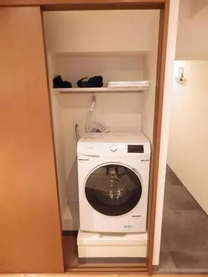 a washer and dryer in a small room at shinjuku yuki okubo 502-SJ0044 in Tokyo