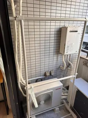a hospital room with a fan and a heater at \u68ee\u4e0b\u99c52\u5206\u4e21\u56fd\u99c57\u5206Skytreeview401 in Tokyo