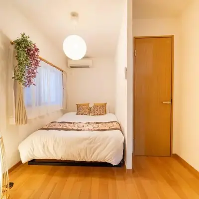 Seibu Shinjuku Station 2 min walk Shin-Okubo Station 6 min walk