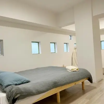 Shinjuku Kabuki Youth Hostel#New Sunshine Room#50 second walk from Higashi Shinjuku subway#Automatic locking door at entrance#新宿1