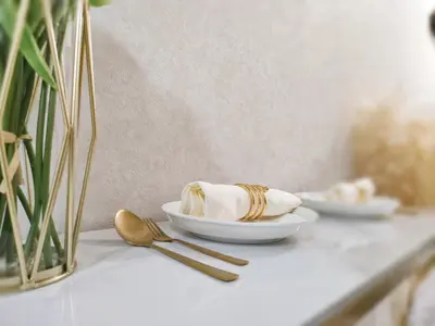 a table with two white plates and gold spoons at G35\u65b0\u5bbf\u6700\u4e2d\u5fc3 \u6771\u65b0\u5bbf\u7ad95\u5206-Shinjuku center 5 mins to st, Max 4P \u65b0\u5bbf \u6d89\u8c37 \u8868\u53c2\u9053 \u6c60\u888b \u4e0a\u91ce \u4ee3\u4ee3\u6728 \u94f6\u5ea7 \u539f\u5bbf in Tokyo