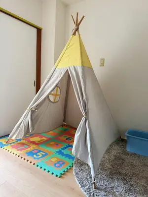 a childs play tent in a room at \u4e0a\u91ce\u5708\u5f92\u6b65\u516c\u5bd3\u578b\u9152\u5e97 \u4e0b\u8c37\u99c5\u304b\u3089\u5f92\u6b653\u5206 in Tokyo