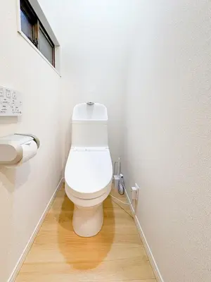 a bathroom with a white toilet in a room at B 3rooms MAX10people 6min Shinjuku 11min Shibuya 12min walk Ikebukuro LEON RESORT IKEBUKURO traditional Japanese room \u6c60\u888b \u6700\u592710\u540d in Tokyo