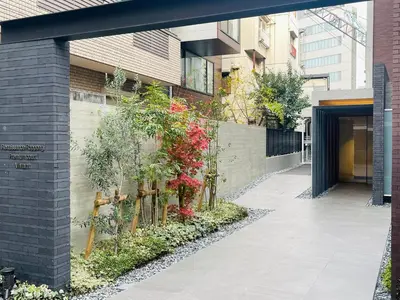 a building with plants on the side of it at Alo BnB 9 - Near ROPPONGI, GINZA, SHINJUKU, SHIBUYA - Self check-in in Tokyo