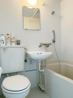 a bathroom with a toilet and a sink at Ikebukuro Center# Ikebukuro 5min walk#\u6c60\u888b\u4e2d\u5fc3\u5730\u5e26# \u6c60\u888b\u8f66\u7ad9\u6b65\u884c5\u5206#\u65e0\u9650\u5236wifi#1110 in Tokyo