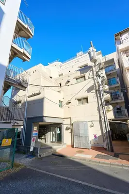 a large white building on a city street at P-Yamanote Line shinjuku \u9ad8\u7530\u99ac\u5834 5mins walk Hostel! \u9ad8\u901fWi-fi! Waseda in Tokyo