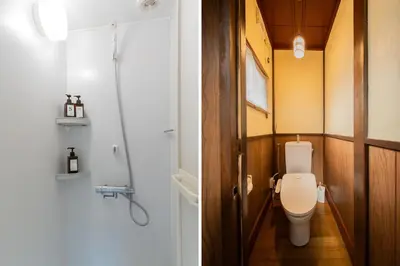 a bathroom with a toilet and a shower at \u65e5\u672c\u306e\u751f\u6d3b\u3092\u4f53\u9a13\u3067\u304d\u308b\u53e4\u6c11\u5bb6 \u4e00\u68df\u8cb8\u5207\u6700\u59277\u540d jr\u4e0a\u4e2d\u91cc\u99c5 in Tokyo