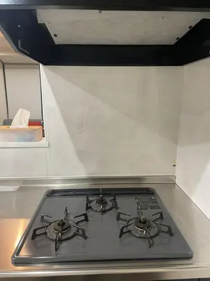 a stove top oven in a kitchen at Iwamoto compound 301 \u5ca9\u672c\u30b3\u30f3\u30d1\u30a6\u30f3\u30c9301 in Tokyo