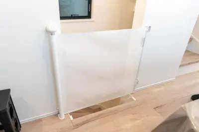 a sliding glass door in a room with a wooden floor at RIAUS \u65b0\u7bc9\u4e00\u8ed2\u5bb6\u8cb8\u5207 \u6700\u59276\u540d family\u6b53\u8fce \u7a7a\u6e2f\u3084\u89b3\u5149\u5730\u76f4\u901a in Tokyo