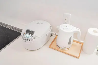 a coffee maker and a blender on a counter at Japan House Skytree \u30f4\u30a3\u30e9\u8cb8\u5207 B\u9928 in Tokyo