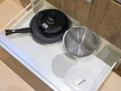 a pot and a strainer on top of a table at \u30d5\u30ea\u30fc\u30b8\u30a2\u6d45\u8349stay in Tokyo