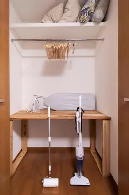a room with a table with a pillow on it at SATELLITE HOTEL Komagome \u30b5\u30c6\u30e9\u30a4\u30c8\u30db\u30c6\u30eb\u99d2\u8fbc in Tokyo