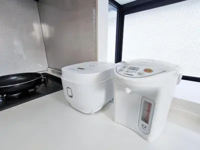 a white toilet sitting in a bathroom next to a window at \u8fd1\u6c60\u888b 3\u5c42\u522b\u5885 \u5168\u65b0\u88c5\u4fee \u8f66\u7ad97\u5206\u949f 4\u5ba41\u53851\u6d74\u5ba41\u536b\u751f\u95f4 \u8bbe\u65bd\u9f50\u5168 \u6700\u59278\u4ebaEasy Access to Shinjuku Ikebukuro 4 rooms 1dining room 1 bathrooms 1toilets Max 8P 7mins to St a in Tokyo