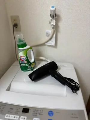 a black pen sitting on top of a machine at \u6c60\u888b\u99c5\u5f92\u6b69OK \u65b0\u5bbf\u99c524\u5206 \u6771\u4eac\u306e\u89b3\u5149\u540d\u6240\u3078\u306e\u30a2\u30af\u30bb\u30b9\u826f\u597d NINJA\u5c4b\u6577\u306e\u6587\u5316\u4f53\u9a131k in Tokyo
