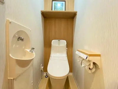 a small bathroom with a toilet and a sink at N28-Tokyo Shinjuku Luxury Villa 110 SPM in Tokyo