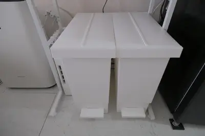 a white table sitting in a room at 5min walk to Kameari Station within 30min to Ginza, Asakusa, Skytree Direct bus to Haneda Airport & Tokyo Disneyland departing from Kameari Station in Tokyo