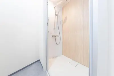 a shower in a bathroom with a shower stall at \u3077\u3075\u304b\u30b7\u30bf\u30e4\u516b\u5e83 in Tokyo