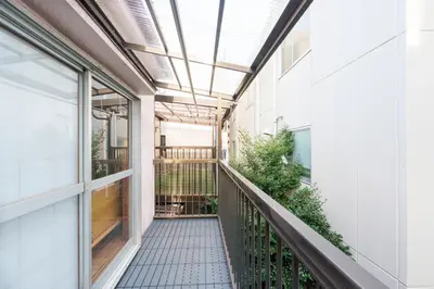 a balcony of a building with a skylight at \u697d\u9038\u30b0\u30eb\u30fc\u30d7 \u9ad8\u7530\u99ac\u5834 114t in Tokyo