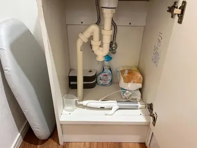 a kitchen with a sink and a pipe at jtr\u6d45\u8349\u6a4b402 in Tokyo