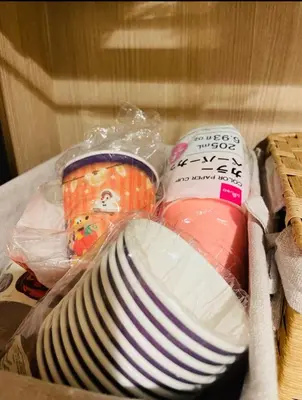 a box of food with meat and other foods at 22\u89c2\u666f\u9633\u53f0\u623f \u5927\u7a7a\u95f4\u536b\u6d74\u53a8\u623f \u6d17\u8863\u673a \u8f66\u7ad9\u6b65\u884c3\u5206\u949f \u4e0a\u91ce \u6d89\u8c37 \u8fea\u58eb\u5c3c \u673a\u573a \u5750\u8f66\u76f4\u8fbe in Tokyo