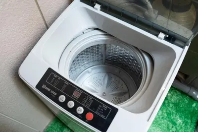 a washing machine sitting in a room at \u738b102\u6574\u5957\u79c1\u4eba\u536b\u6d74\u53a8\u623f \u6d17\u8863\u673a \u8f66\u7ad9\u6b65\u884c5\u5206\u949f \u4e0a\u91ce\u7ad9\u5730\u94c1\u76f4\u8fbe in Tokyo