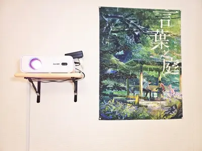 a camera hanging on a wall next to a painting at New #\ud3b8\uc758\uc81010\ucd08#\uc2e0\uc8fc\ucfe02\ubd84#\uc2e0\uc624\ucfe0\ubcf4\uc5ed5\ubd84#16\ud3c9#\ucd5c\ub3004\uba85#\ubd80\uc5cc\uce68\uc2e4#\ub098\ub9ac\ud0c0\uacf5\ud56d50\ubd84#\uc544\ub291\ud55c\uc544\ud30c\ud2b8#\uace0\uae09\ub9e4\ud2b8\ub9ac\uc2a4 in Tokyo
