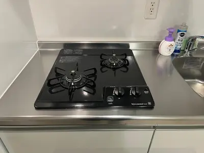 a stove top oven sitting on top of a kitchen counter at ksf\u4e0a\u6c60\u888b3\u4e01\u76ee102 in Tokyo