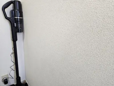 a black object is leaning against a wall at Cozy Zoom-Easy access to UENO ASAKUSA AKIHABARA R3 in Tokyo