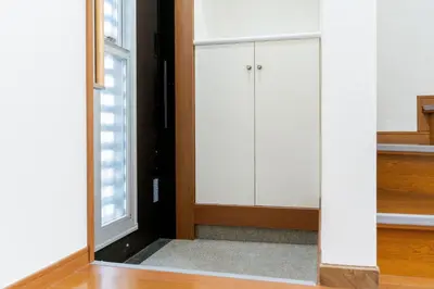 a mirror in a room with a door and a window at Kashikirikotate - Vacation STAY 18912 in Tokyo