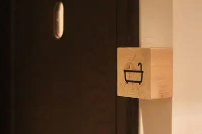 a door with a picture of a basket on it at \u30b5\u30f3\u30e2\u30fc\u30eb\u30af\u30ec\u30b9\u30c8403 in Tokyo