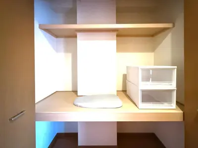 a small room with a shelf with a microwave at \u9752\u6238\u30aa\u30fc\u30c1\u30e3\u30fc\u30c9\u30d3\u30eb in Tokyo