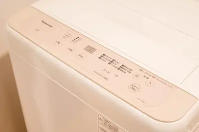 a wii remote control sitting on top of a box at \u5922\u306e\u5bbf \u97ff 125t in Tokyo