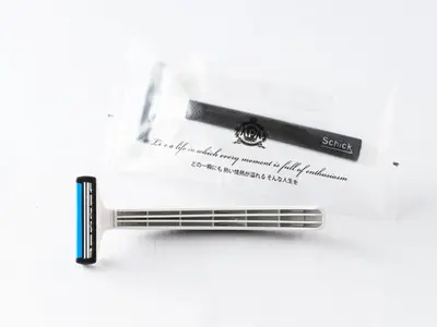 a razor in a box on a white background at APA Hotel Shinjuku Kabukicho Tower in Tokyo
