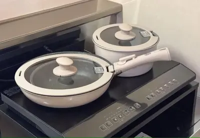 a toy kitchen with a bowl on a counter at \u30a8\u30de\u30fc\u30ec\u65b0\u5bbf401\u53f7\u5ba4 in Tokyo