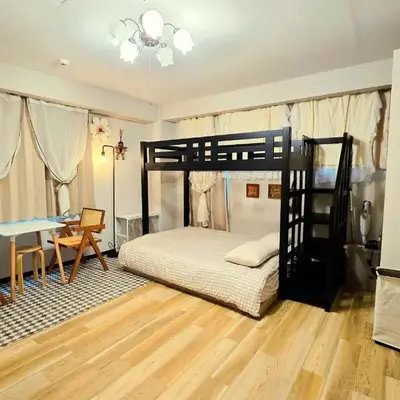UENO 704 jellynehouse