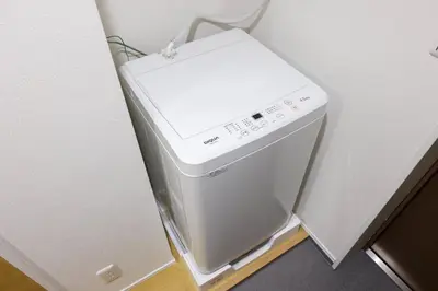 a white washer and dryer in a refrigerator at \u30ea\u30d0\u30c6\u30a3 in Tokyo