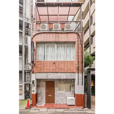 淡路町駅から徒歩1分 140平 4ldk 新宿駅12分 秋葉原5分 東京駅7分 銀座駅7分 渋谷20分
