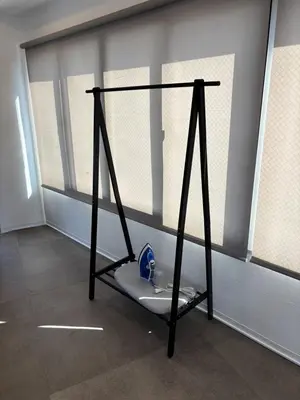 a swing in a room with a window at \u3042\u3059\u304b\u30ec\u30b8\u30c7\u30f3\u30b9 \u304b\u3064\u3057\u304b in Tokyo