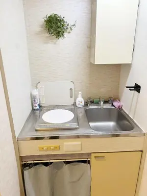 a kitchen counter with a sink and a toaster at Ikebukuro Center#sunny#\u6c60\u888b\u4e2d\u5fc3\u5730\u5e26#\u9633\u5149\u516c\u5bd3#\u8f66\u7ad9\u6b65\u884c5\u5206#\u9ad8\u901f\u65e0\u9650\u5236\u7f51\u8def#\u65b0\u88c5\u4fee\u9ad8\u7ea7\u516c\u5bd3#\u5165\u53e3\u81ea\u52a8\u9632\u76d7\u4e0a\u9501\u95e8#\u4e1c\u5efa702 in Tokyo