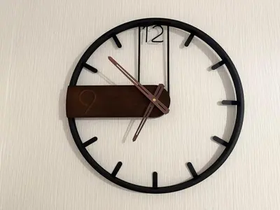 a black and brown clock on a wall at a404\u6d89\u8c37\u533a\u57df \u4e58\u7535\u8f664\u5206\u949f\u5230\u8fbe\u65b0\u5bbf \u5df4\u58eb\u76f4\u8fbe\u6d89\u8c37\u6b65\u884c\u5230\u897f\u65b0\u5bbf\u4e94\u4e01\u76ee8\u5206\u949f max6 in Tokyo