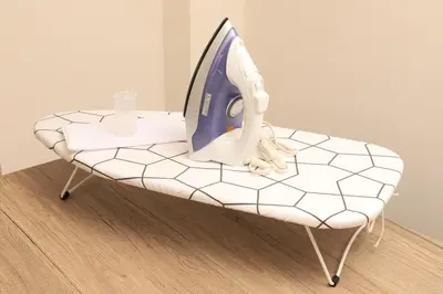 a chair with a shark head on top of it at \u30d5\u30a3\u30e6\u30d5\u30e9\u30c3\u30c4\u9326\u7cf8\u753a 101 \u30b9\u30ab\u30a4\u30c4\u30ea\u30fc\u307e\u3067\u5f92\u6b6910\u5206 in Tokyo