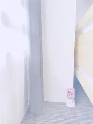 a room with a white wall and a cup on the floor at ksi\u5357\u5e38\u76e4\u53f0402 in Tokyo