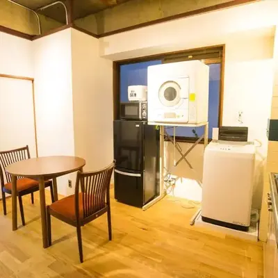 AMs house 5 min to Ikebukuro 13 min to Shinjuku Station 19 min to Shibuya Station