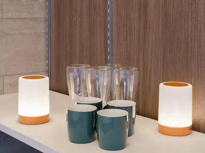 a group of cups and glasses on a table at Ikebukuro-Shinjuku-5min Zoshigaya Sta-Easy train access to Shinjuku and Shibuya in Tokyo